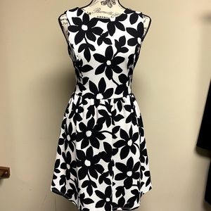 Flower print V back dress